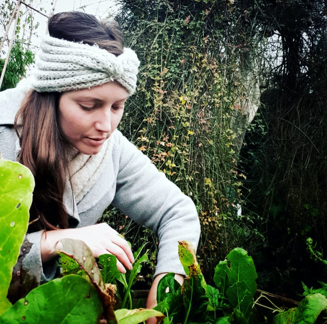 Ikzelf, tussen de bietjes in de moestuin